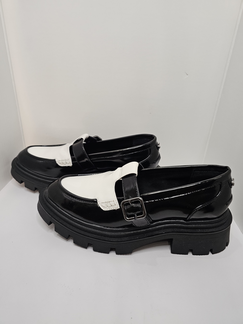 Circus NY by Sam Edelman B/W Lug Sole Platform Loafers Mary Janes 8.5 New wo Tag - Picture 3 of 7